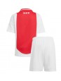 Ajax Heimtrikotsatz für Kinder 2024-25 Kurzarm (+ Kurze Hosen)